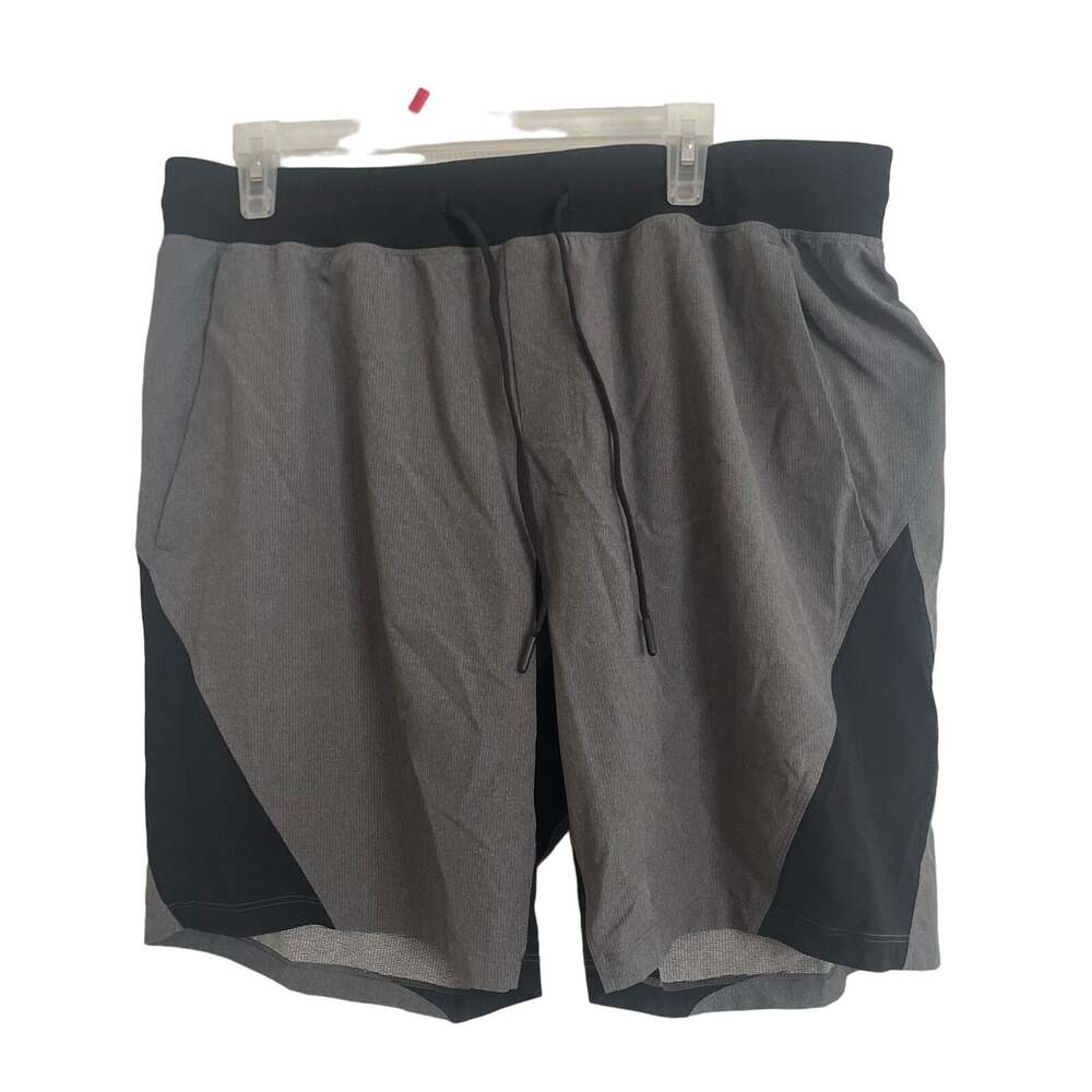 LuLuLemon Athletica Activity Shorts in Black/Gray Size XXL, B92
